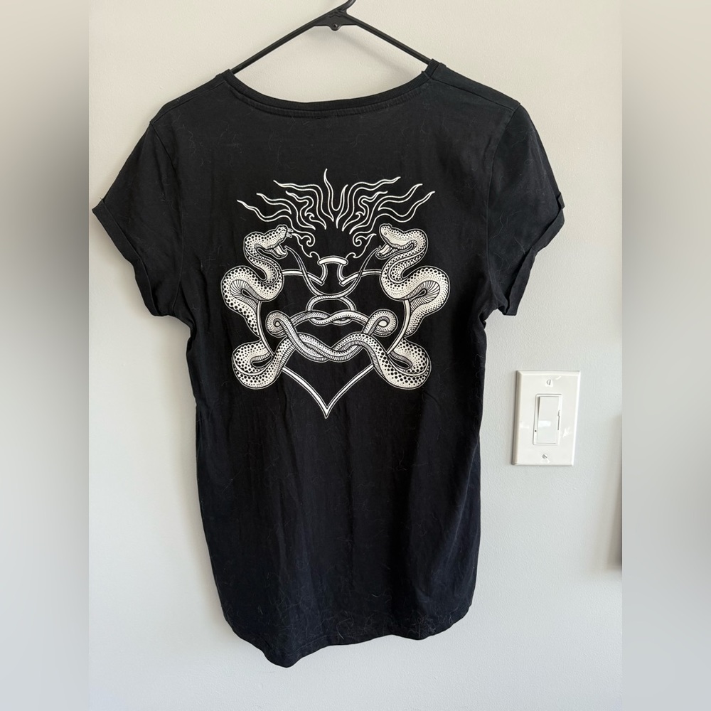 Mary Wyatt Snake TShirt Size M